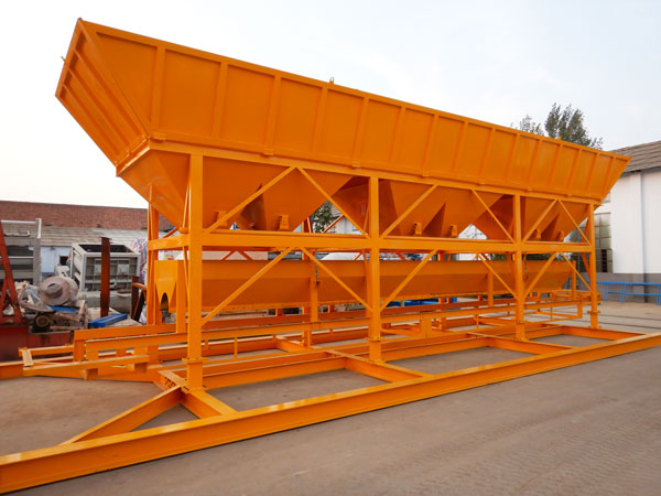 13 phễu chứa cốt liệu